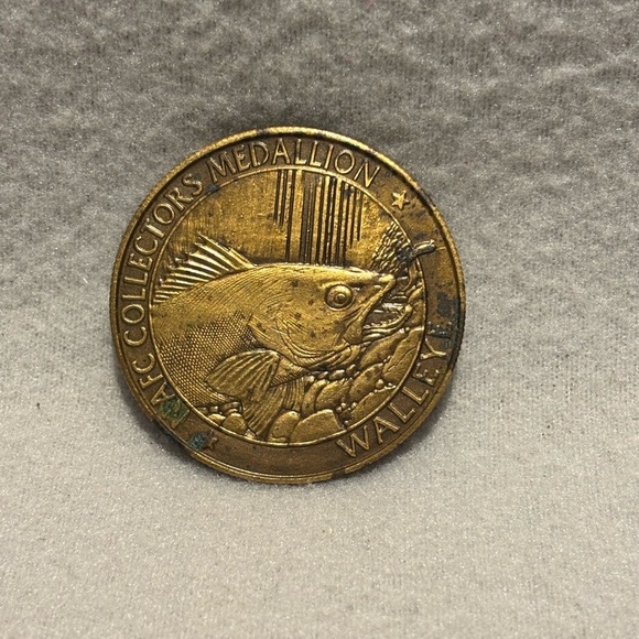 North American Fishing Club Collectors Medallion SmallMouth Bass Coin Series 1 - Picture 1 of 3